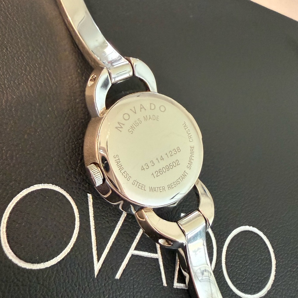 Movado Women’s Silver Bracelet Watch with Pink Dial, elegant, feminine, like new - Picture 5 of 12